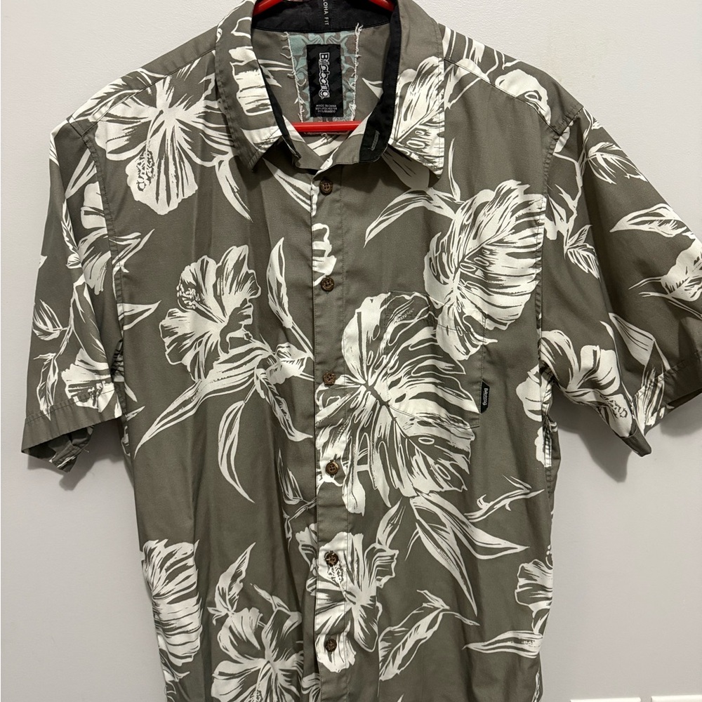 Billabong Green and White Casual Button Down Shirt with Tropical Print